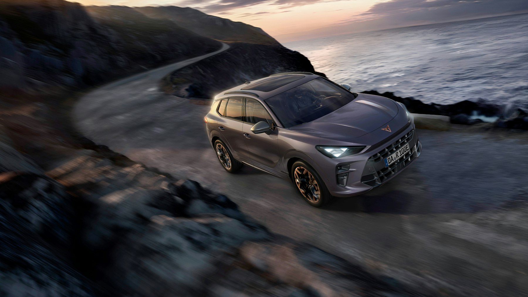 Nahaufnahme eines CUPRA Rads mit markanter Felge in Schwarz-Kupfer-Optik